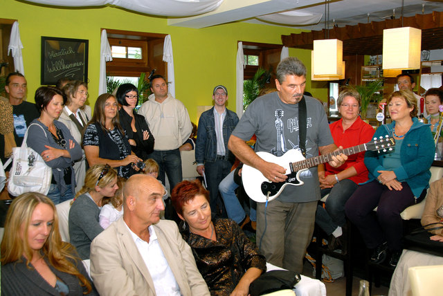 Georg Ragyoczy spielt "Song for Winnie" | Foto: Gerhard Glazmaier