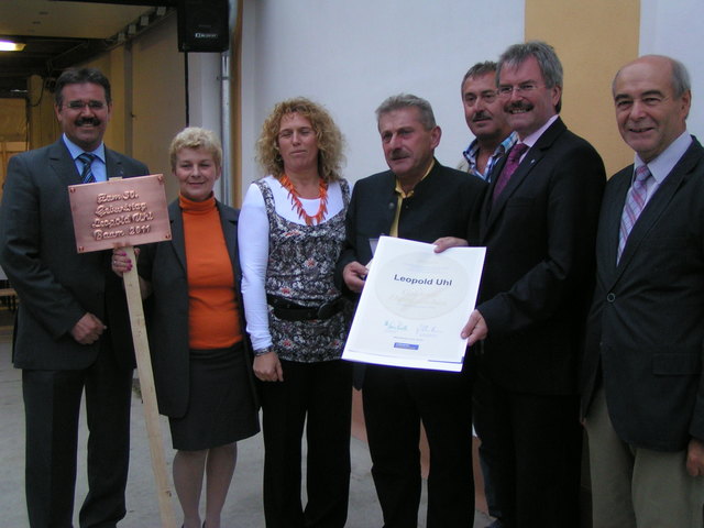 LAbg Ing. Manfred Schulz, René Stockhammer, Edith Uhl, Leopld Uhl, Bürgermeister Alois Mareiner, LR Mag. Karl Wilfing, LAbg. a. D. Franz Hiller