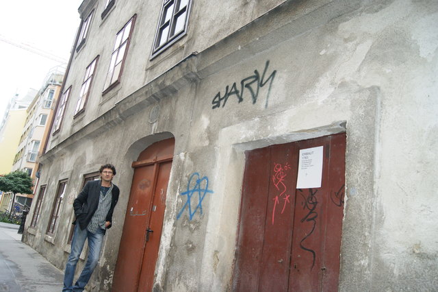 Das alte Haus in der Laimgrubengasse 13 soll abgerissen werden.Schade, findet Walter Soyka.