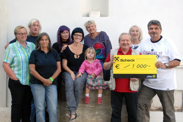 vlnr:  Martina Entlicher, Franz Dernjac, Michaela Broschek, Winnie Musil, Astrid und Marlene Wessely,
Margit Bernhard, Gerhard Lang, Irmgard Reichmann und Georg Ragyoczy | Foto: Gerhard Glazmaier