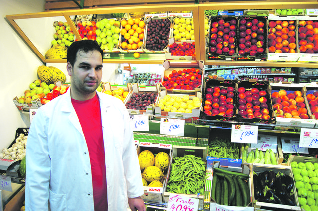 Supermarkt-Chef Aydin Babacan wünscht sich mehr Kunden.
