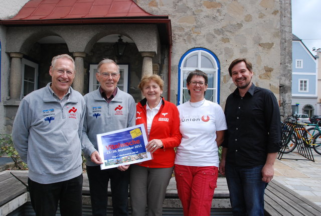 Werner Krammer freut sich mit Karl Grill und Helmut Broscha vom ASKÖ und mit Gunda Kluger und Ute Bair von der Sportunion auf die bevorstehende Vitalwoche. | Foto: privat