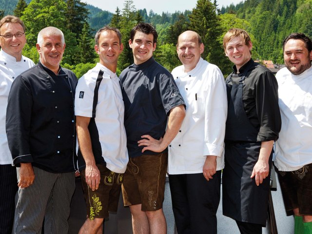 Dieses Bild zeigt die Küchenchefs der am Herbst-Schnuraln teilnehmenden Betriebe.