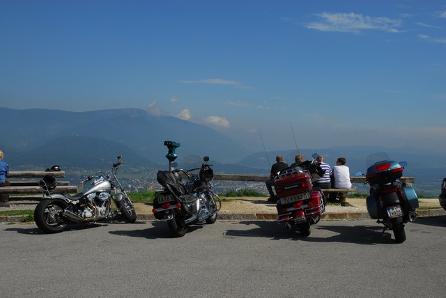Auf der Harley Davidson die Villacher Alpenstraße und deren Aussicht genießen...