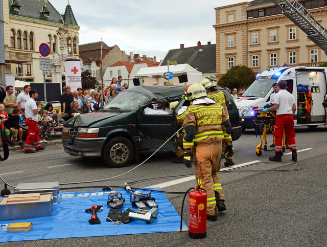 Einsatzübung bei der langen Einkaufsnacht in Korneuburg