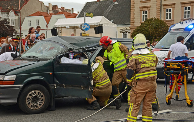 Einsatzübung bei der langen Einkaufsnacht in Korneuburg
