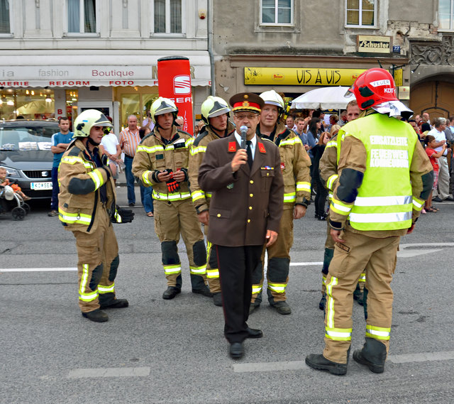 Einsatzübung bei der langen Einkaufsnacht in Korneuburg
