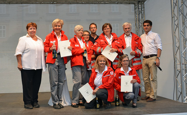 Ehrungen an verdiente Mitglieder der Einsatzorganisationen im Rahmen der langen Einkaufsnacht in Korneuburg.