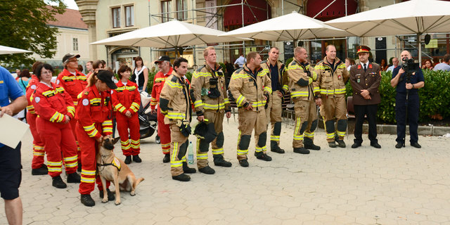 Ehrungen an verdiente Mitglieder der Einsatzorganisationen im Rahmen der langen Einkaufsnacht in Korneuburg.