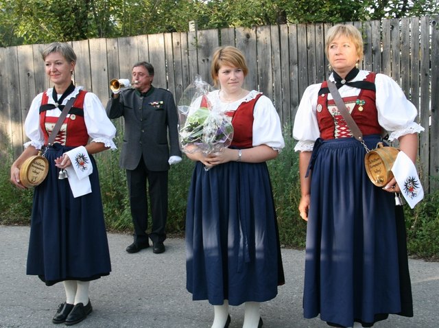 Standesgemäß gab es vor der Ehrensalve ein Trompetensignal.