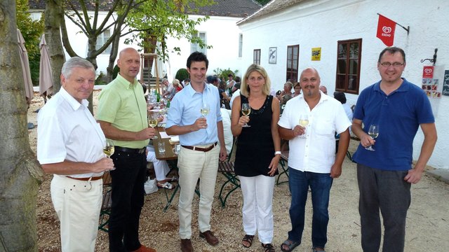 LA René Lobner im Kreise der niederösterreichischen Bildungselite im Niedersulzer Museumsdorf. | Foto: privat