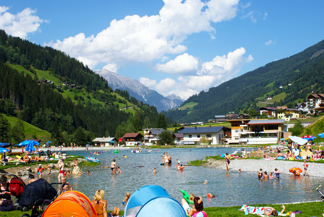 Der neue Badesee ist der neue sommerliche Anziehungspunkt für Jung und Alt.Foto: | Foto: Badesee GesmbH/TVB Paznaun