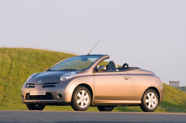 Beim Nissan Micra C+C vergehen nur 22 Sekunden bis das zweiteilige        C-VIEW©-Hardtop muschelförmig unter der Heckklappe verschwindet. | Foto: Nissan