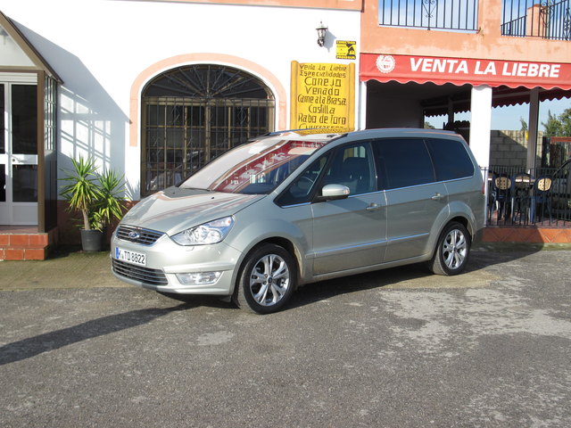 Der Ford Galaxy stellt seine Flexibilität und sein souveränes Platzangebot im professionellen Einsatz in Unternehmen und in Großfamilien unter Beweis. | Foto: Künstner