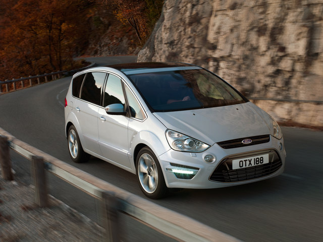 Der Ford S-Max fährt sich so sportlich wie er aussieht und bietet dabei trotzdem alle Vorteile eines Vans. | Foto: Ford