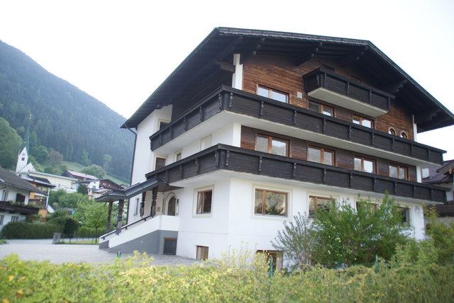 Statt der Haushaltungsschule ein Wohnhaus für junge, beeinträchtigte und ältere Menschen wünscht sich die Ortsführung.