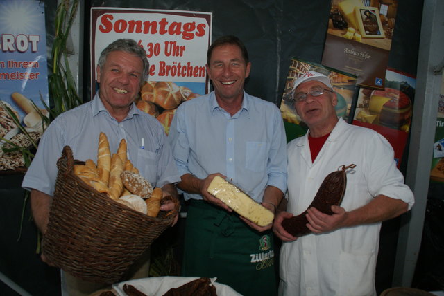 Max Wurm, Andreas Lechner und Georg Hauser luden zum gemeinsamen Schmaus.