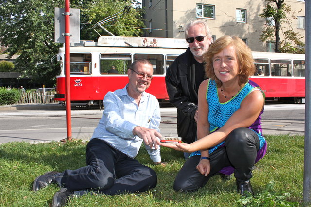 Grüne wollen mehr Grün: Die Bezirksräte Norbert Doubek und Friedrich Hahn sowie Bezirksvize Momo Kreutz (v.l.). | Foto: Swennen