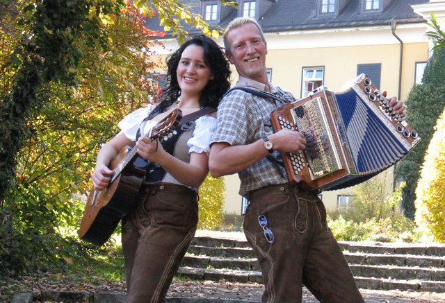 Heidi und Kurt Mayr spielen für uns auf der MSC Musica auf.