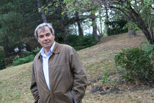 „Notfalls gründe ich eine Bürgerinitiative“, gibt sich Anrainer Peter Lehner vor dem kleinen Park kämpferisch.