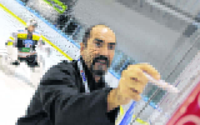 Alles genau durchdacht und ausgearbeitet: 99ers-Coach Mario Richer arbeitet mit seiner Truppe nach einem Plan, der sich über die ganze Saison zieht.
GEPA
