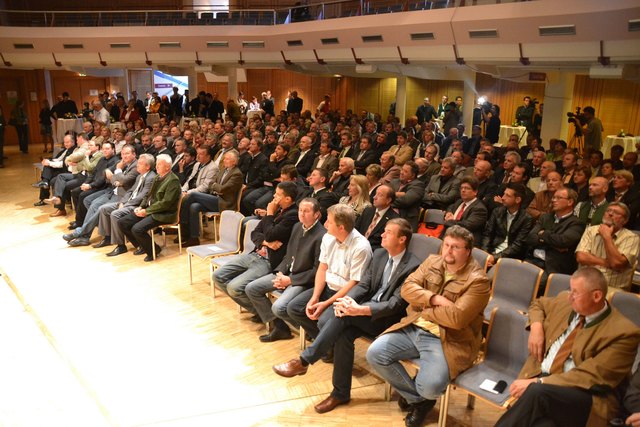 Da war’s noch ruhig: das Auditorium kurz vor Beginn der Obersteiermark-Konferenz. Foto: Weeber