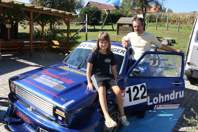 Robert Unger blickte nach dem Training etwas skeptisch, aber seine Tochter Lisa freute sich.