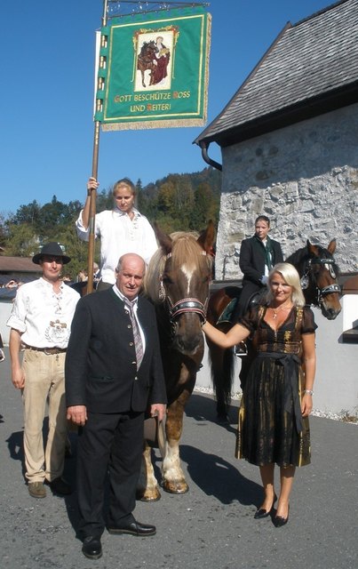 Adam Aigner, Obmann Hans Landegger, Fahnenpatin Rosi Achhorner