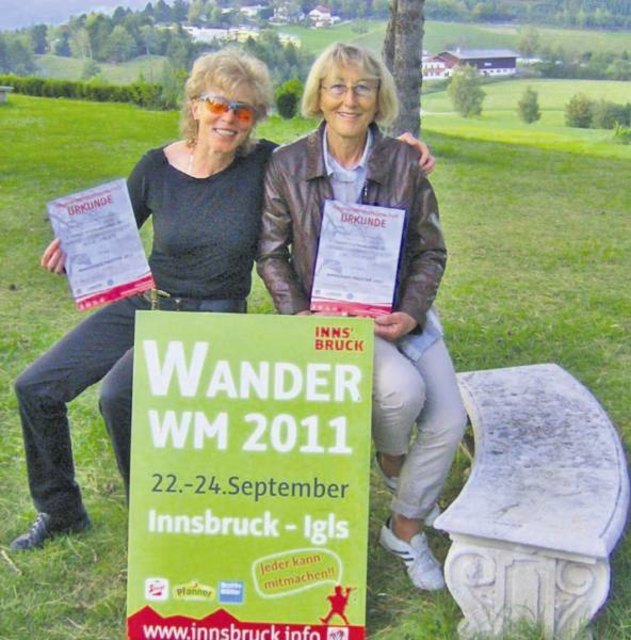 Sie wanderten bei der Weltmeisterschaft: Christa Triebl (l.) und Helga Greiner. | Foto: Foto: KK