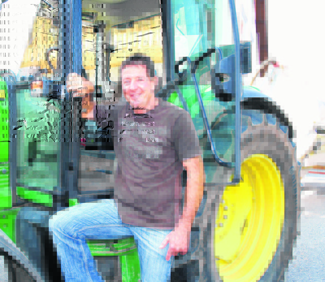 Gemeinsam sind wir stark! Josef Müller und die benachbarten Landwirte kaufen gemeinsam Geräte und Maschinen an