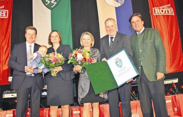 Starke Familie: Rainer Rauch mit Klein-Lukas, Katrin Roth sowie Linde und Ferdinand Roth mit Landeshauptmann Franz Voves.