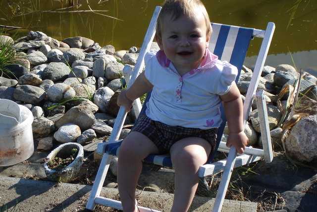 Ein bißl relaxen muß sein, denkt sich der kleine Sonnenschein