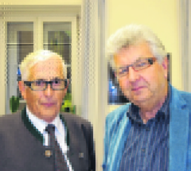 Europahaus-Präsident Nikolaus Lanner mit Vize-Präsident und Kassier Valentin Repitsch