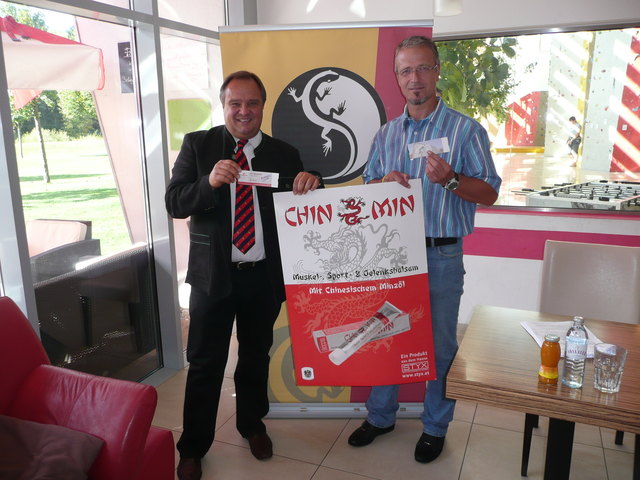 Auf einem gemeinsamen Weg: Wolfgang Stix und Weinburgs Bürgermeister Peter Kalteis. Foto: Privat