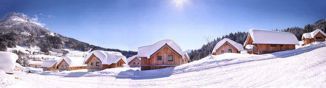 Die Hagan Lodge in Altaussee gilt als Paradebeispiel dafür. Hier stehen luxuriöse Lodges in traditionellem Ausseer Holzstil, direkt am Fuß des schneesicheren Loser.