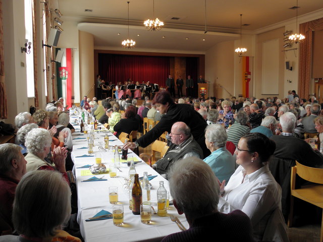 Großer Saal der Neuen Burg - "plattlvoll"!