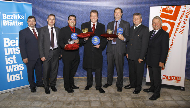 V.l.n.r. Obmann Gerhard Holub, Ing. Helmut Robitsch (Bezirksblätter), Georg Wolf (2. Platz), Johann Mohr (1. Platz), Martin Kromer (3. Platz), Josef Uher, KR Julius Kiennast. | Foto: die kueche - Werbeagentur, Roland Rudolf