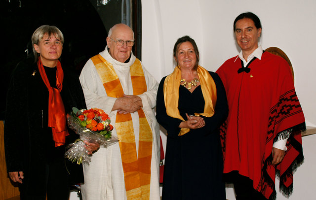 Mit Pathos zelebrierten Maria Nödl, Pater Paulus, die Burgdame und Sergio Cattaneo eine Konzertmesse auf Burg Bertholdstein.