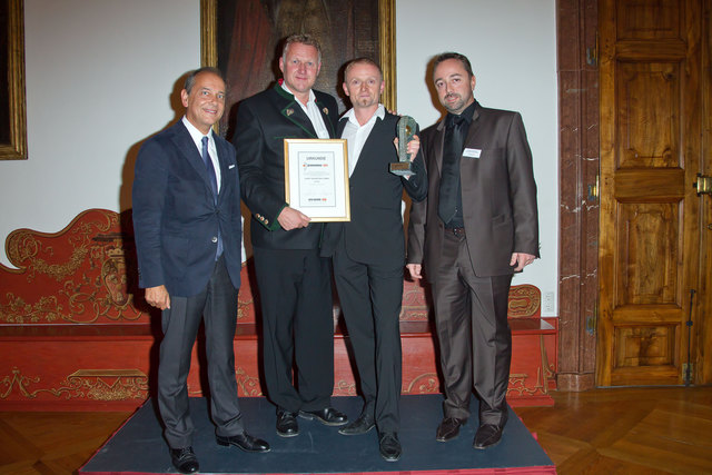 Genser, Ehrenkomitee mit den Preisträgern Josef und Wilfried Kaiser und Zeinzinger, Integrationsassistenz Pro Mente (v.l.). | Foto: CTS/ Franz Müller