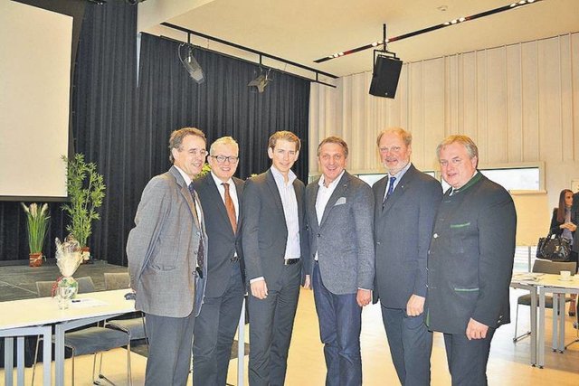 Staatssekretär Sebastian Kurz mit Josef Sommer (l.), Johann Lampl, Josef Majcan (r.).