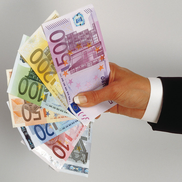 Geld ist in manchen Gemeinden Mangelware. Hohe Darlehen belasten die Budgets. Foto: Archiv | Foto: Archiv