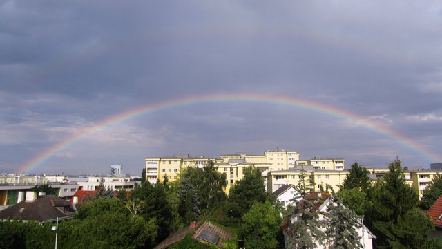 "Regenbogen in Wien Liesing"