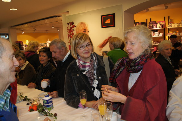 Beim gemütlichen Frühstück im Einkaufszentrum Reisinger herrschte beste Stimmung