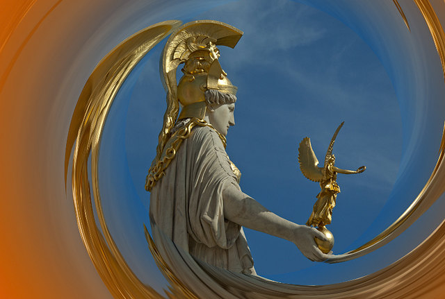 Die Göttin der Weisheit vor dem Tempel der Weisen!