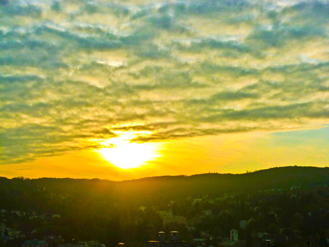 Abendstimmung bevor die Sonne im Westen Wiens untergeht