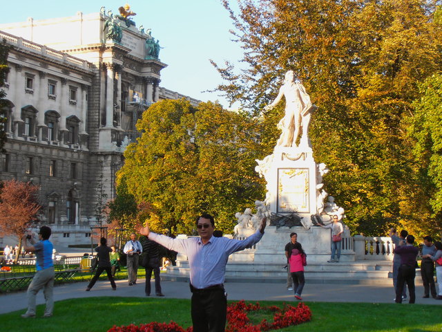 Unser Wolferl Amadé - heiss begehrt und immer umschwärmt!  ;-)