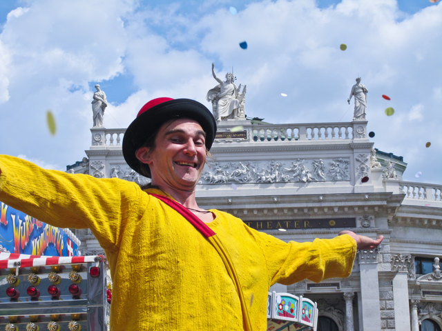 Gute Stimmung beim  Wiener Kirtag