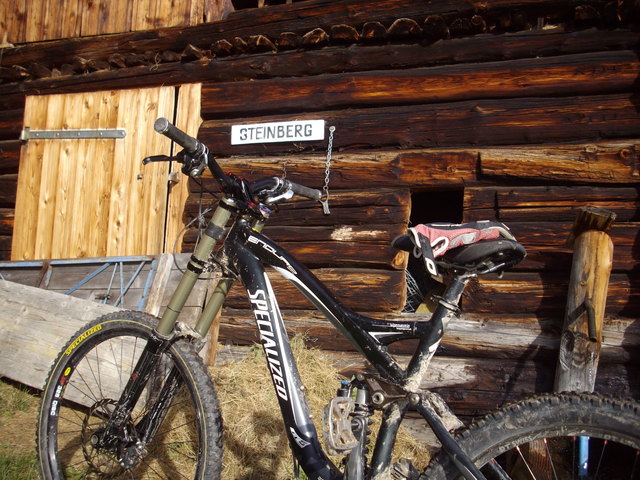 Zur Steinbergaste kommen wir bei der Abfahrt wenn wir dem Trail über Wanderweg 17 wählen