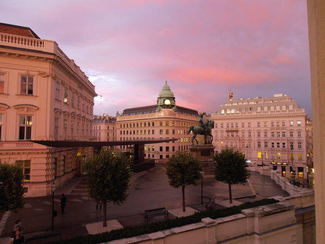 Albertina im Abendrot - 'Alt trifft auf Neu'