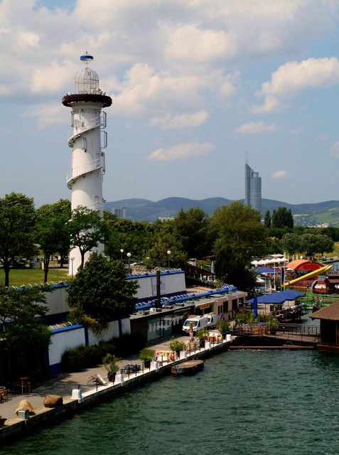 Copa Cagrana mit Leuchtturm